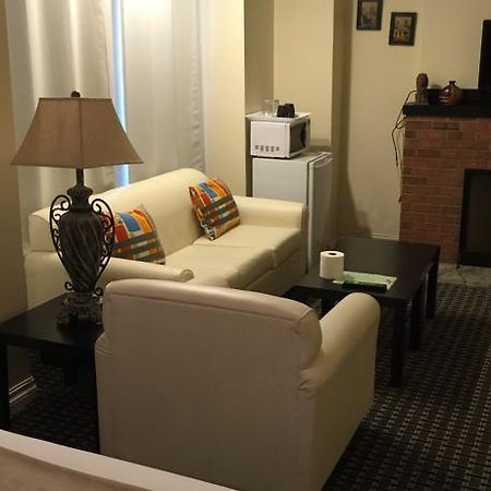 Adas Guesthouse Toronto Phòng bức ảnh