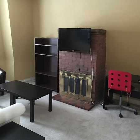 Adas Guesthouse Toronto Phòng bức ảnh
