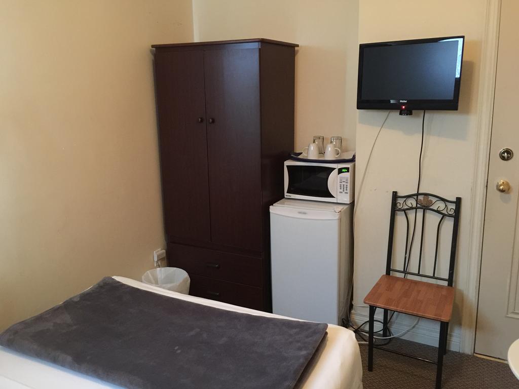Adas Guesthouse Toronto Phòng bức ảnh