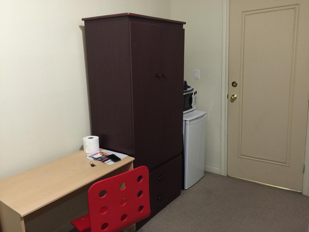 Adas Guesthouse Toronto Phòng bức ảnh