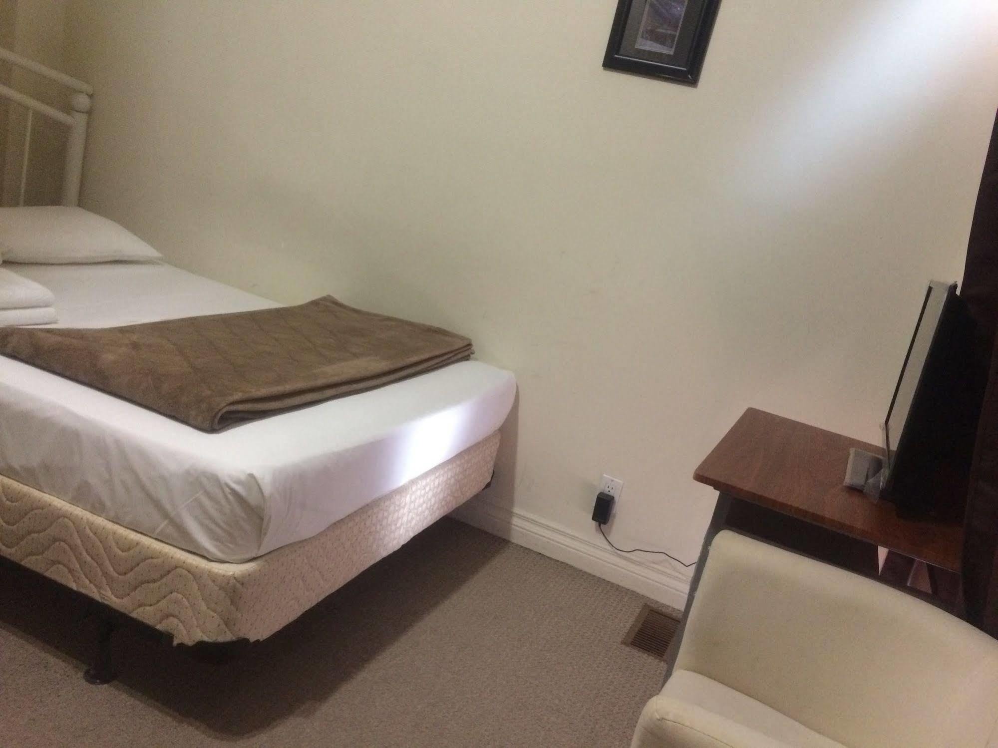 Adas Guesthouse Toronto Ngoại thất bức ảnh