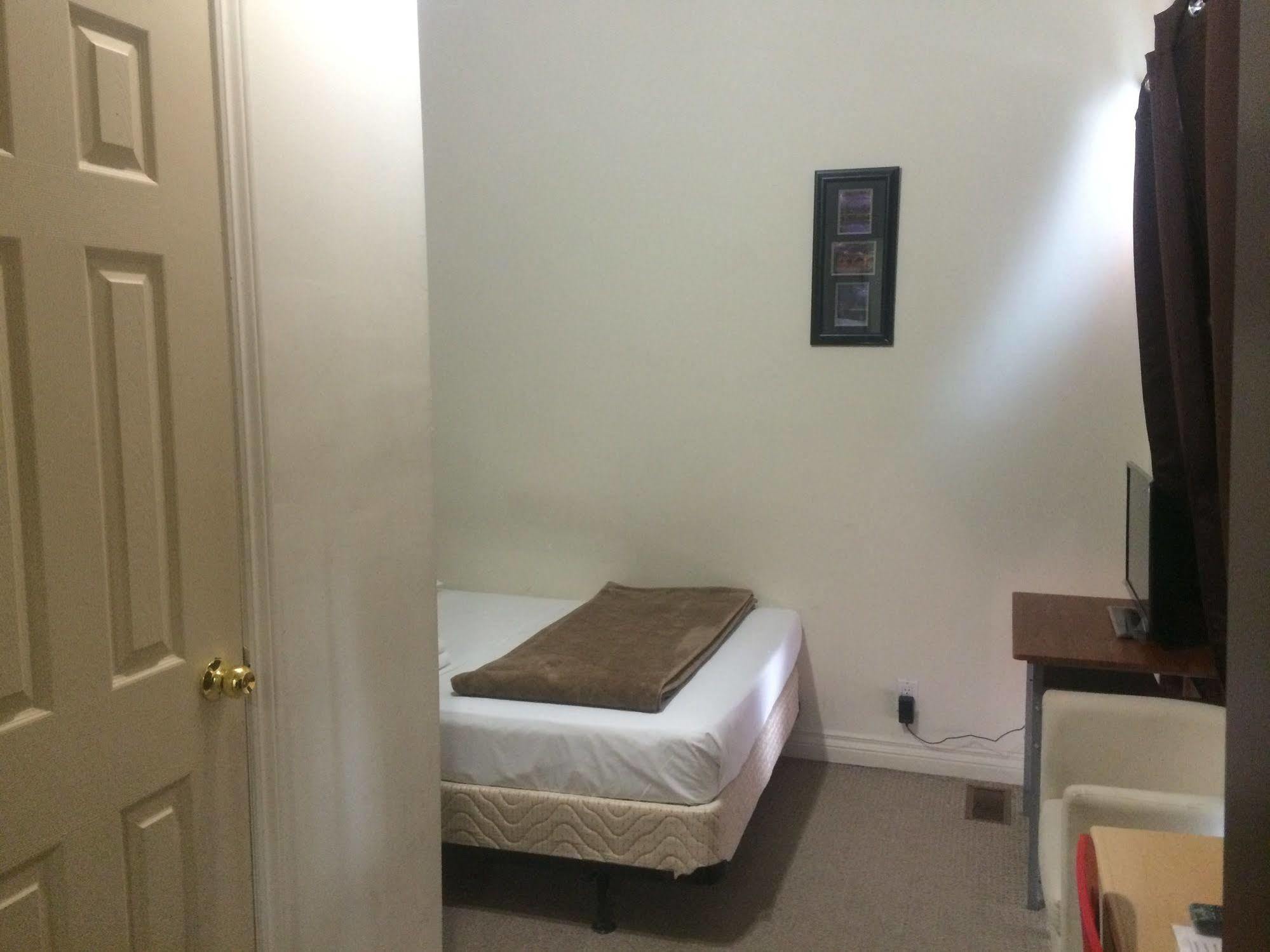 Adas Guesthouse Toronto Ngoại thất bức ảnh