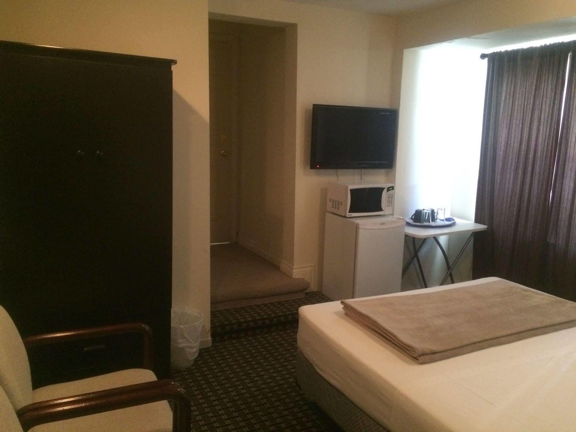 Adas Guesthouse Toronto Ngoại thất bức ảnh