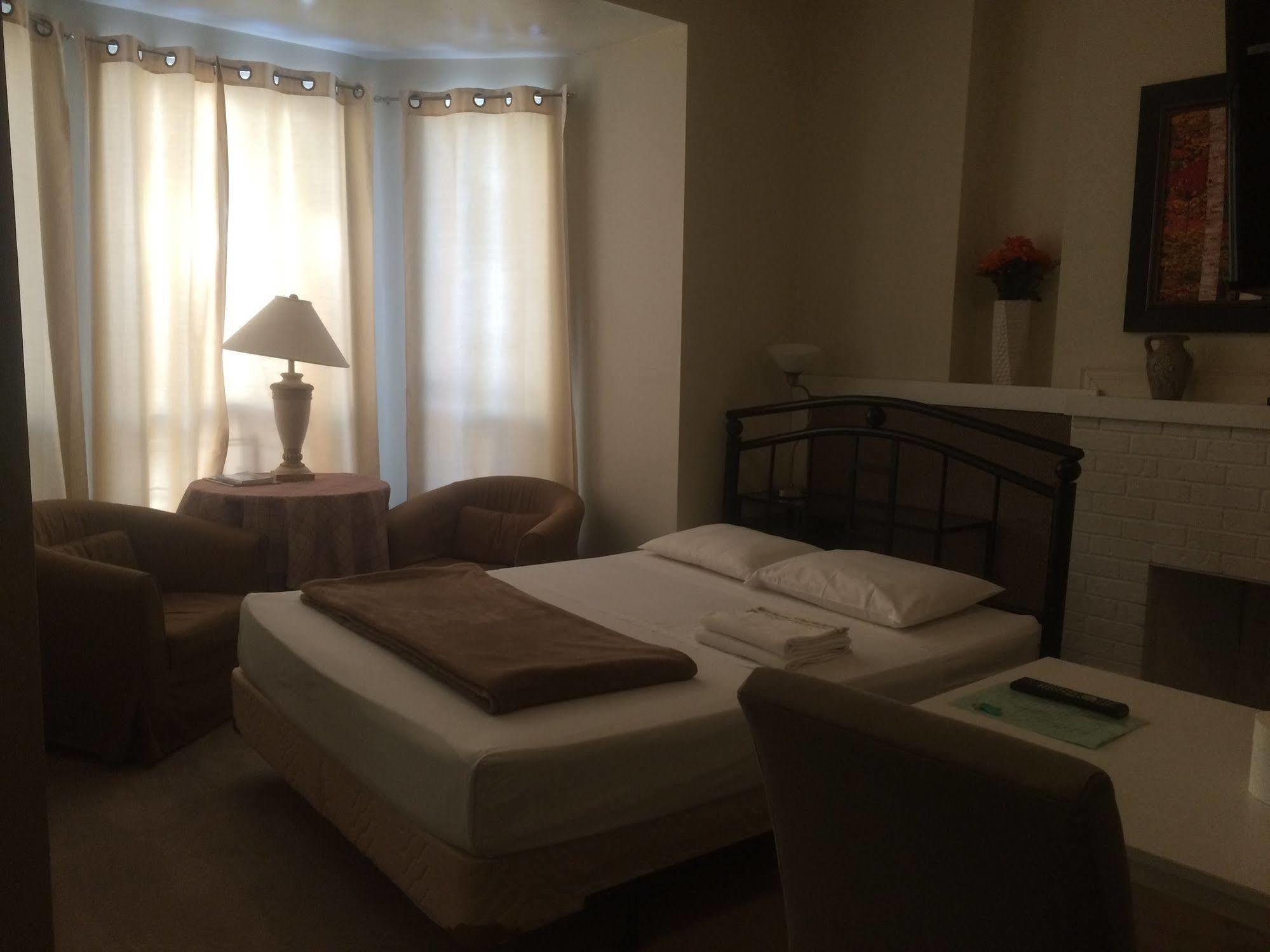 Adas Guesthouse Toronto Ngoại thất bức ảnh